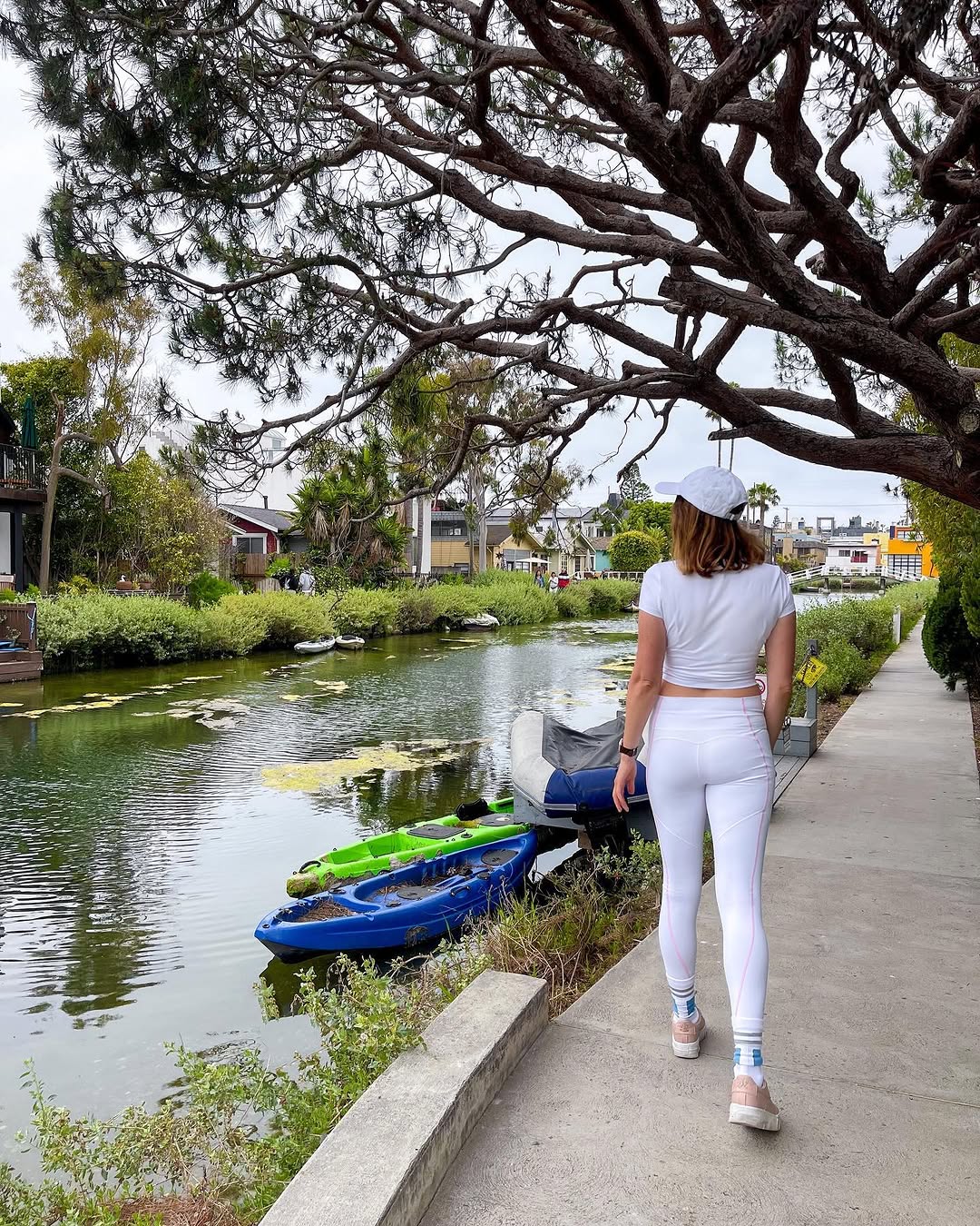 Rediscovering bliss at the iconic Venice Canals, my all-time favorite spot in LA! 💛